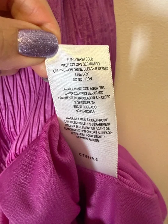 TAYLOR Magenta Pleated V-Neck Maxi Dress Flowy Silky Women’s Size Small - Picture 11 of 11
